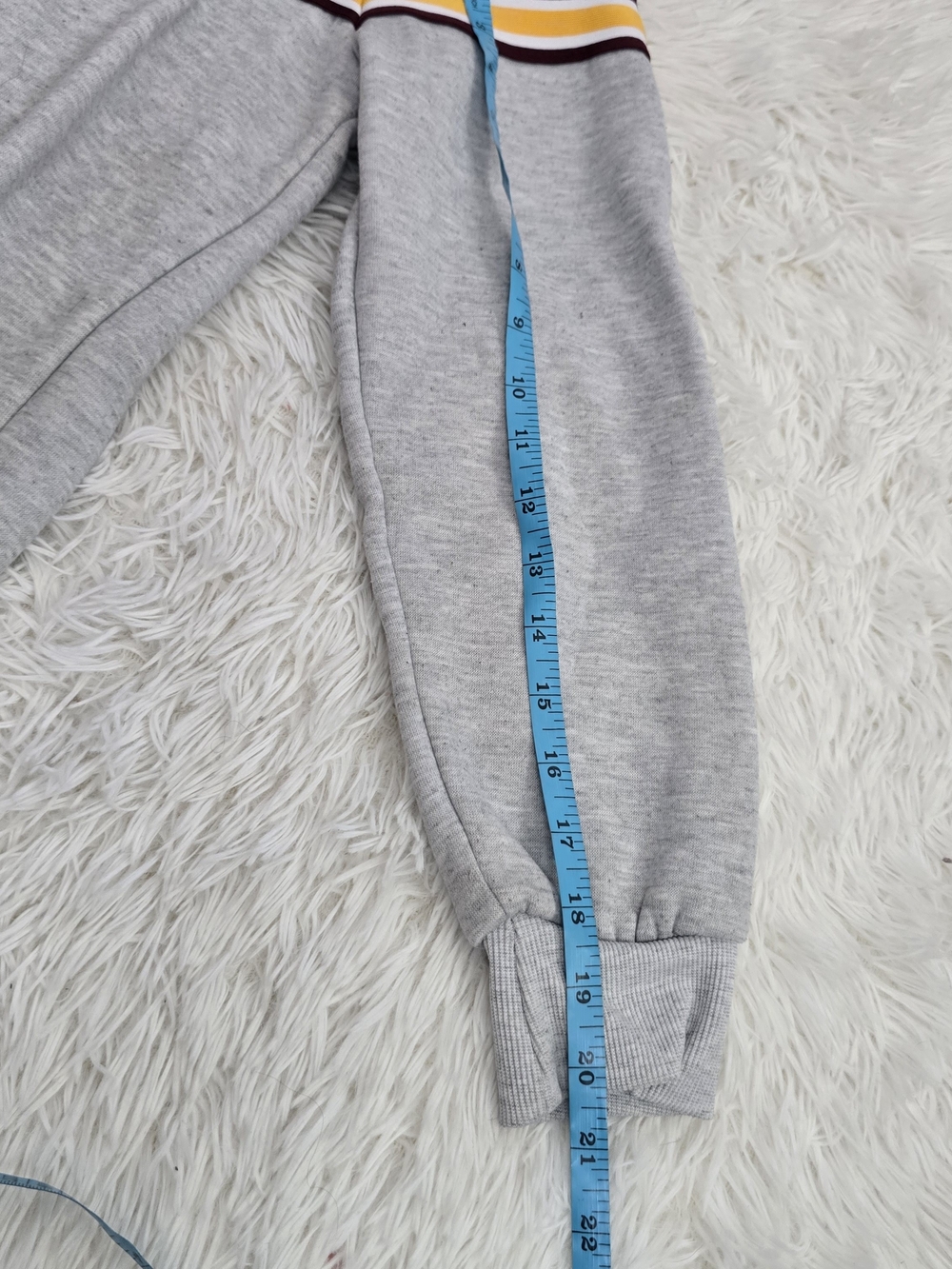 NFL Team Apparel Women's Washington Football Team Hoodie - Picture 14 of 15